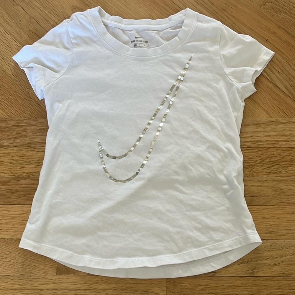 Nike girls white shirt